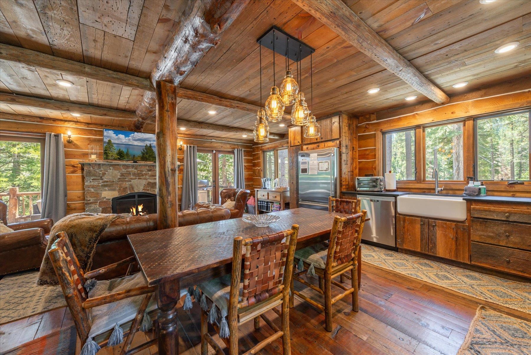 4015 Amanda Lane