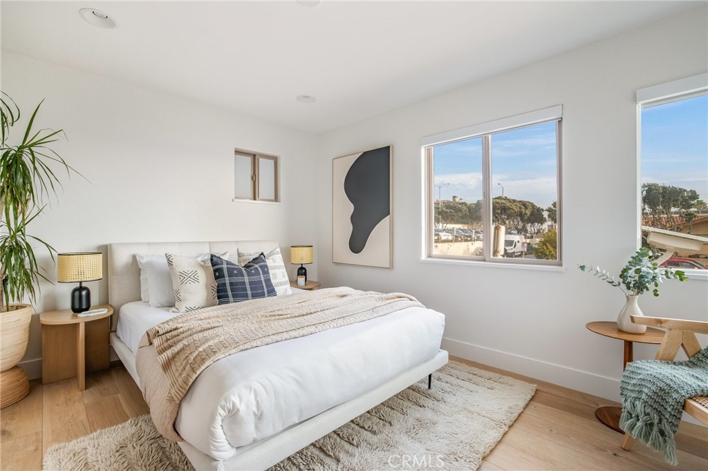 2702 The Strand