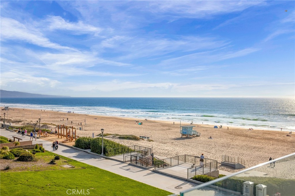 2702 The Strand