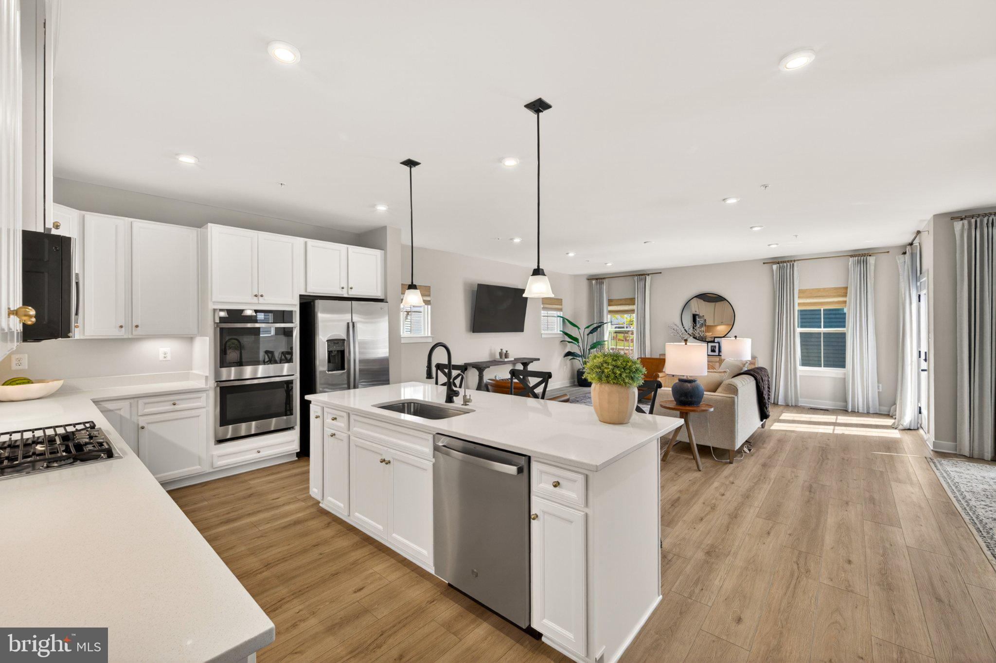 910 CLARENDON FARM LANE