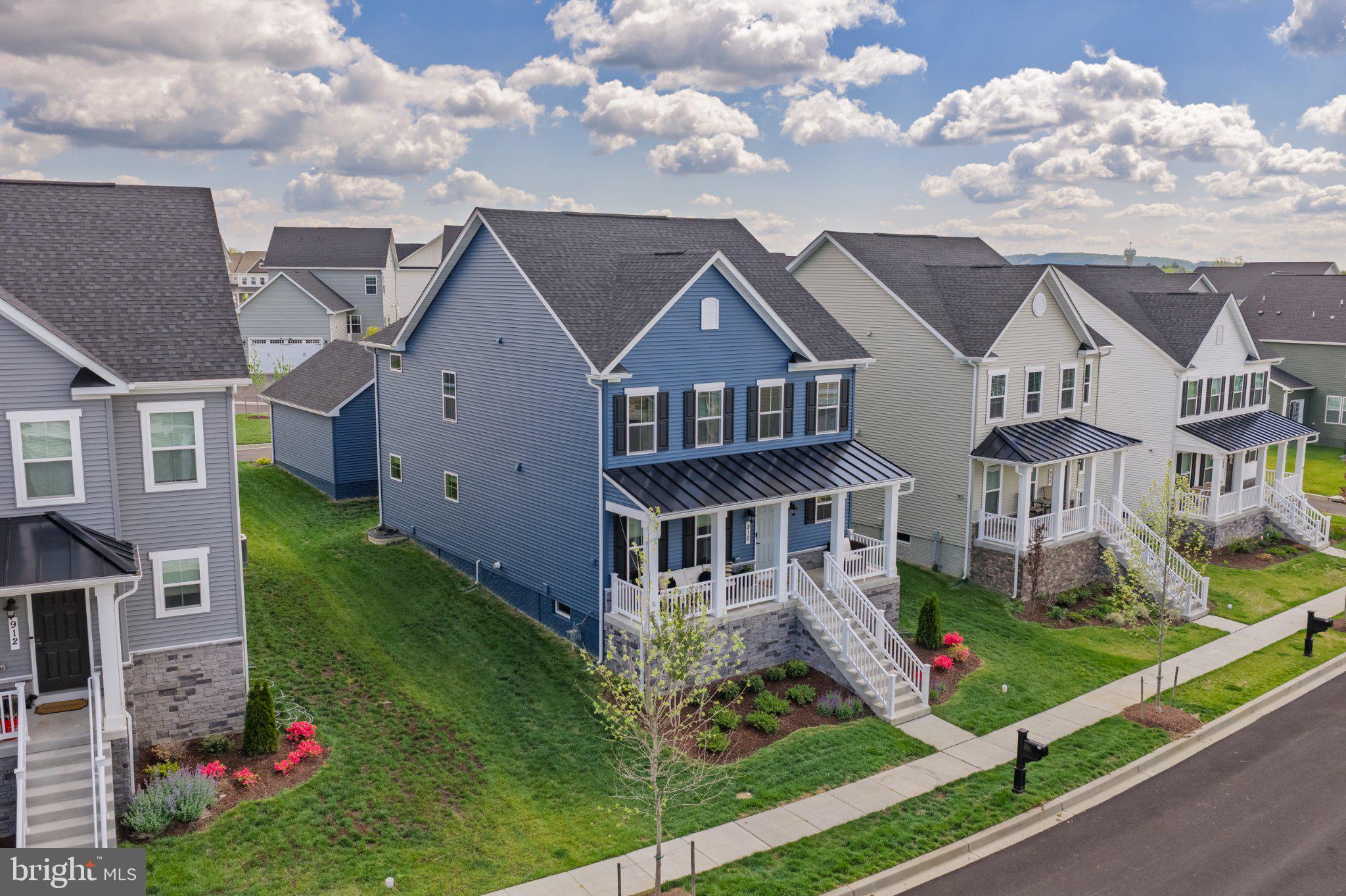 910 CLARENDON FARM LANE