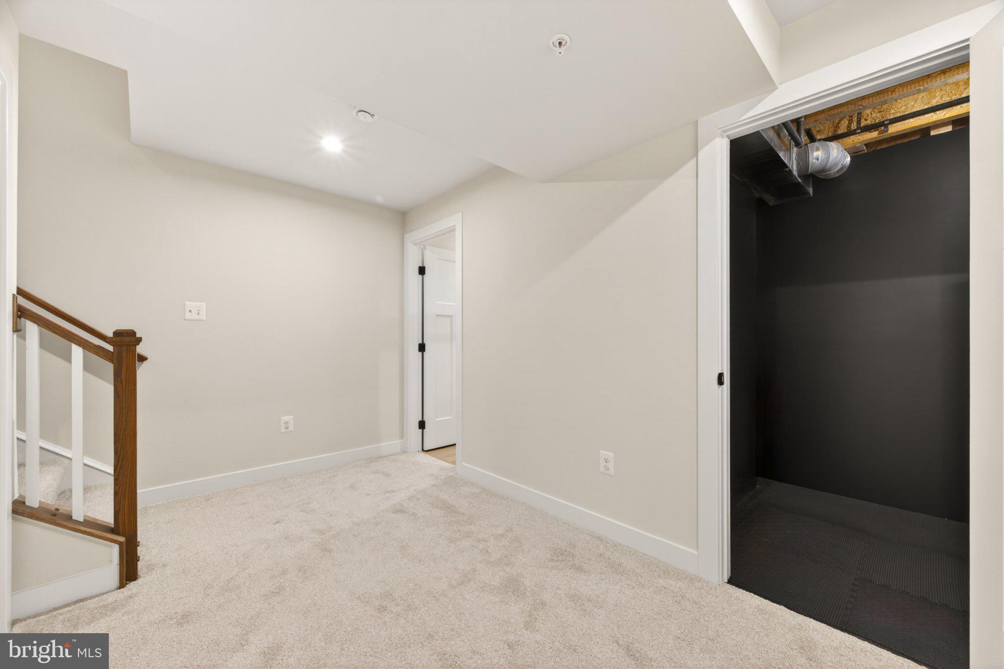 910 CLARENDON FARM LANE