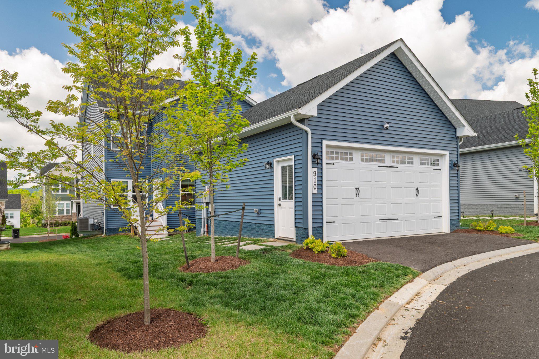 910 CLARENDON FARM LANE