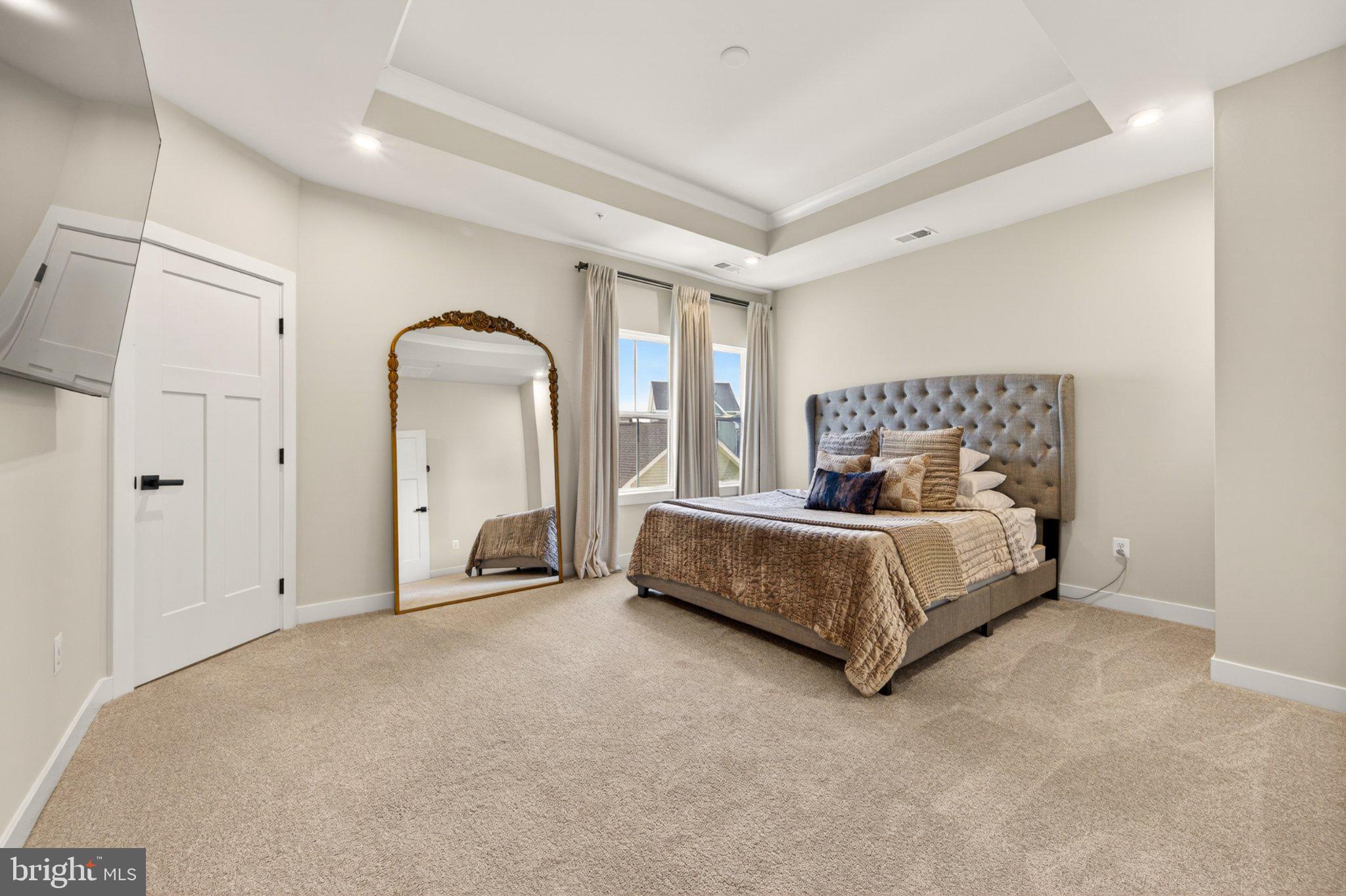 910 CLARENDON FARM LANE
