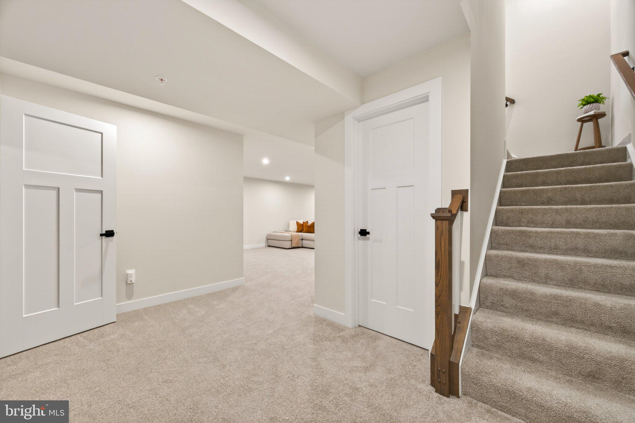 910 CLARENDON FARM LANE