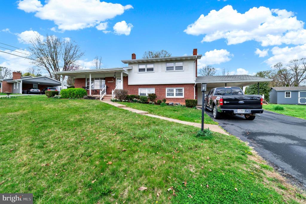 17802 Red Oak Dr