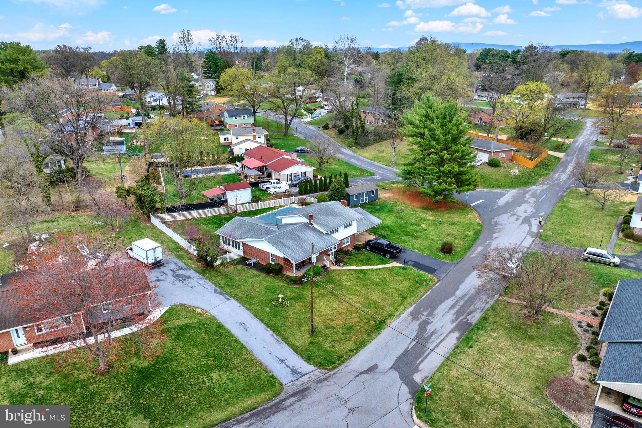 17802 Red Oak Dr