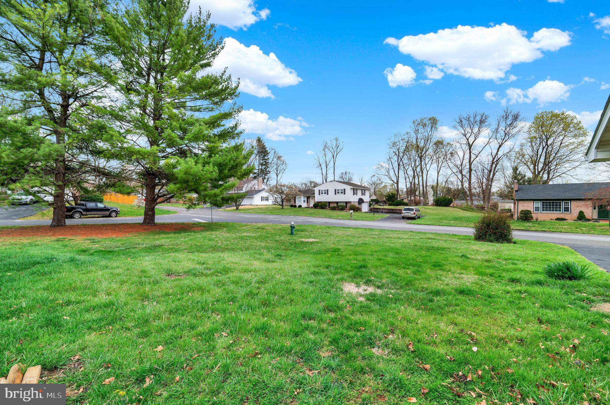 17802 Red Oak Dr