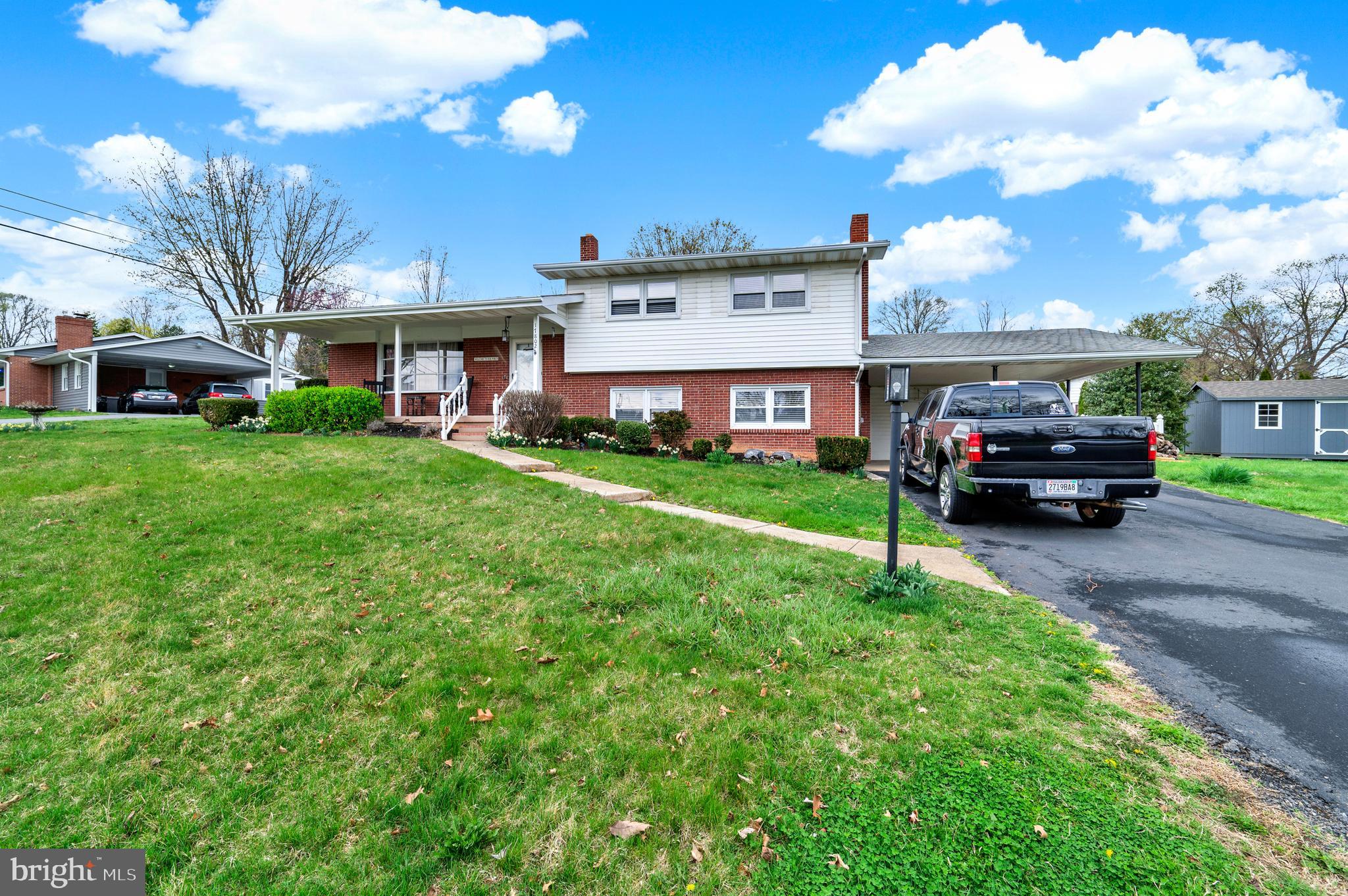 17802 Red Oak Dr