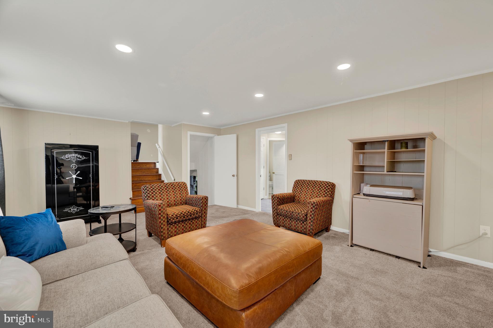 17802 Red Oak Dr