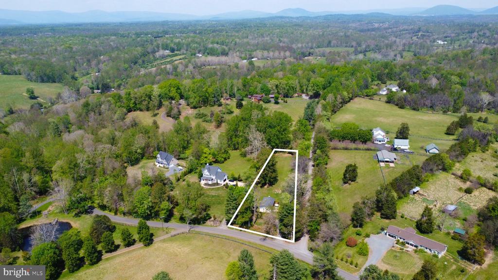 9452 PINEY MOUNTAIN ROAD