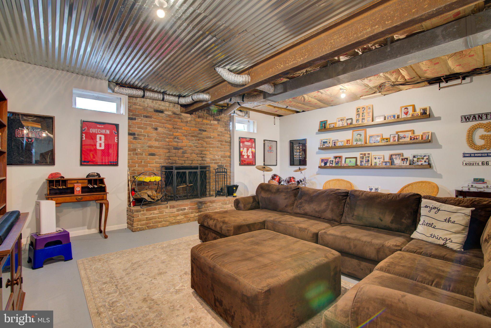 9452 PINEY MOUNTAIN ROAD