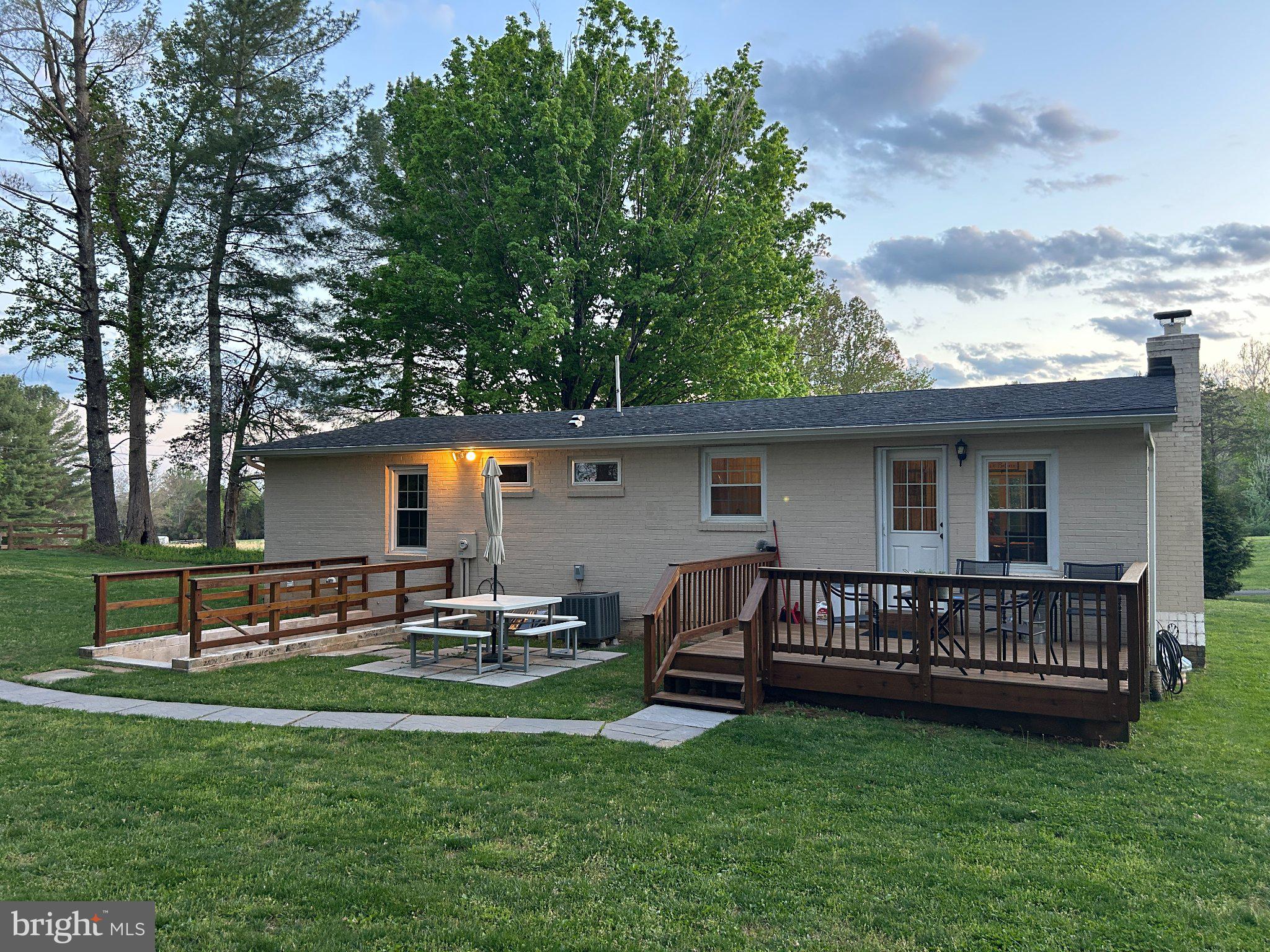 9452 PINEY MOUNTAIN ROAD