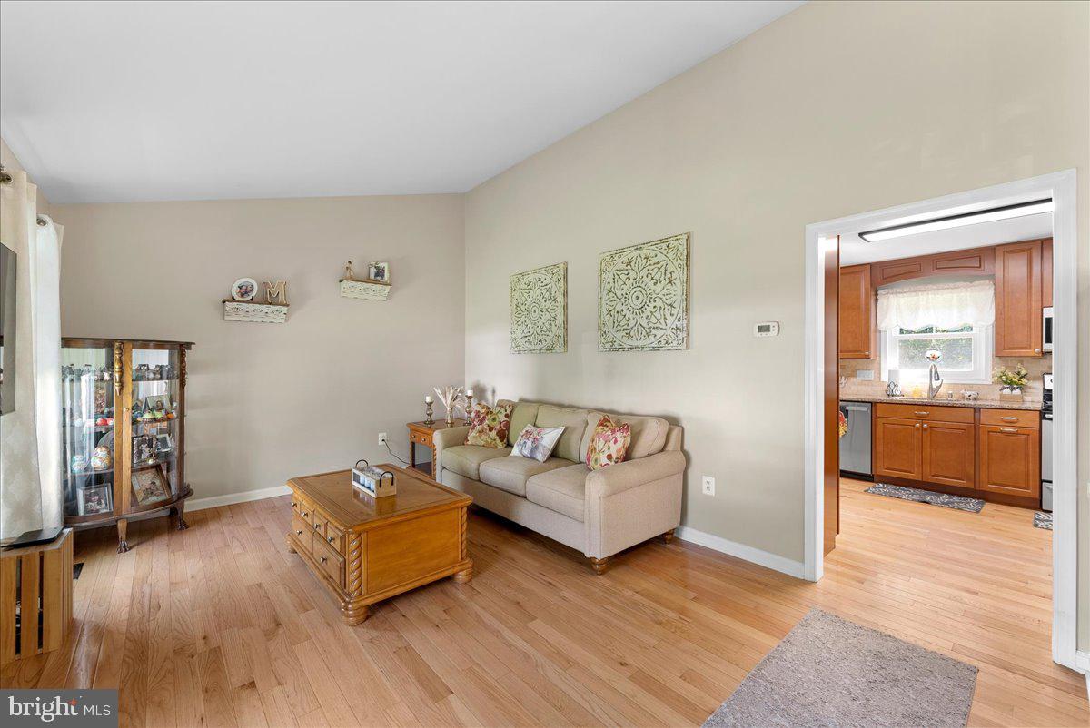 6019 Bitternut Dr