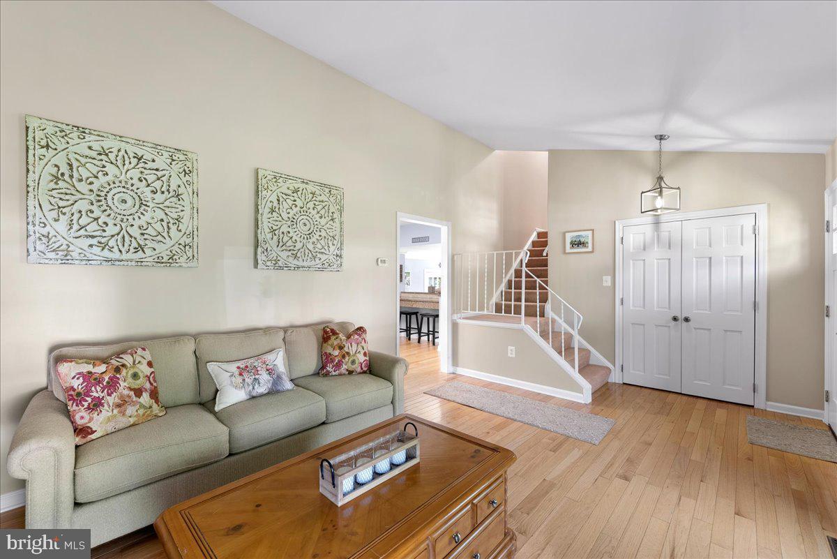 6019 Bitternut Dr