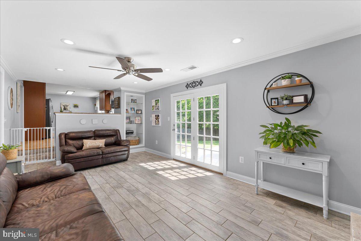 6019 Bitternut Dr