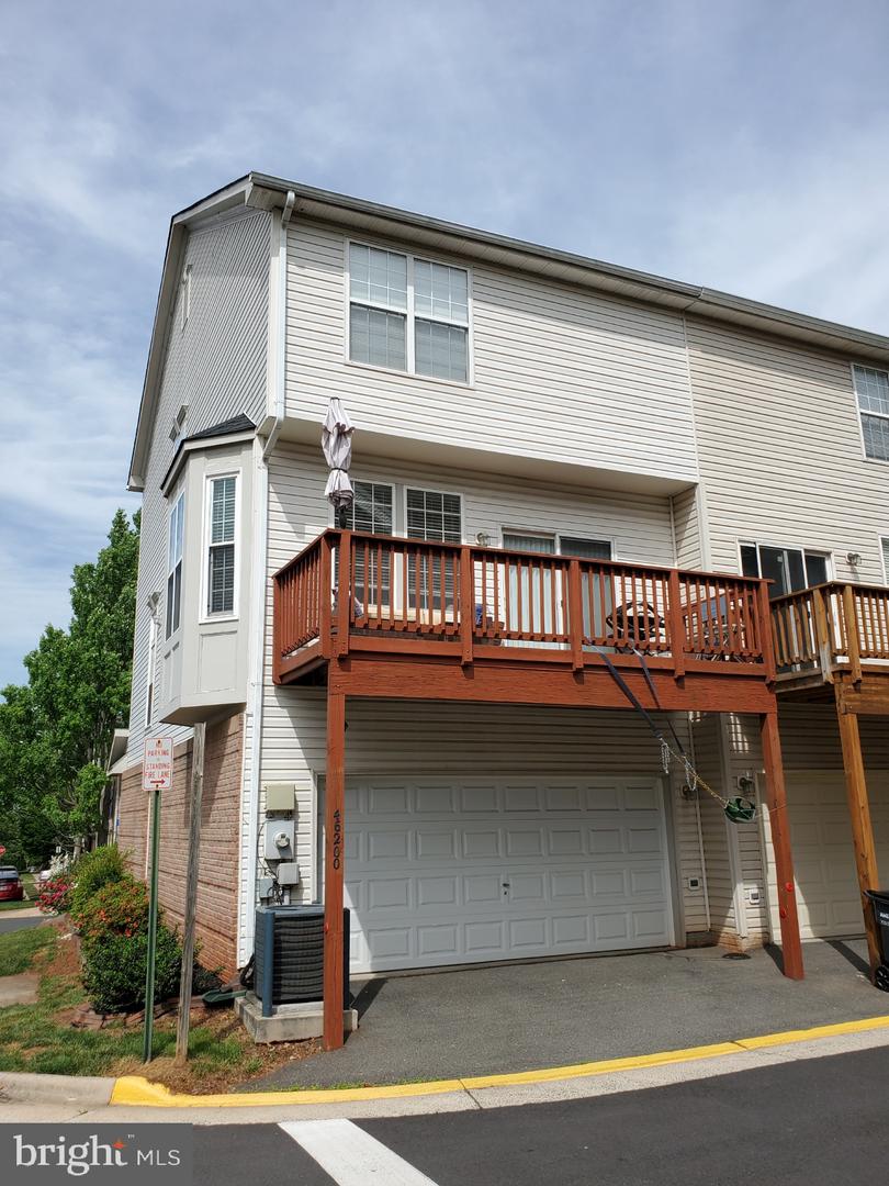 46200 WALPOLE TER