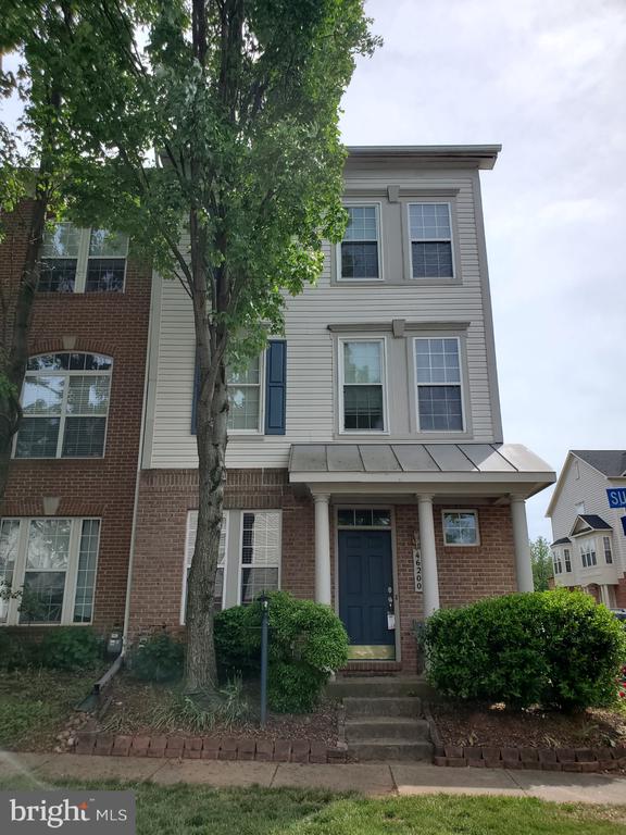 46200 WALPOLE TER