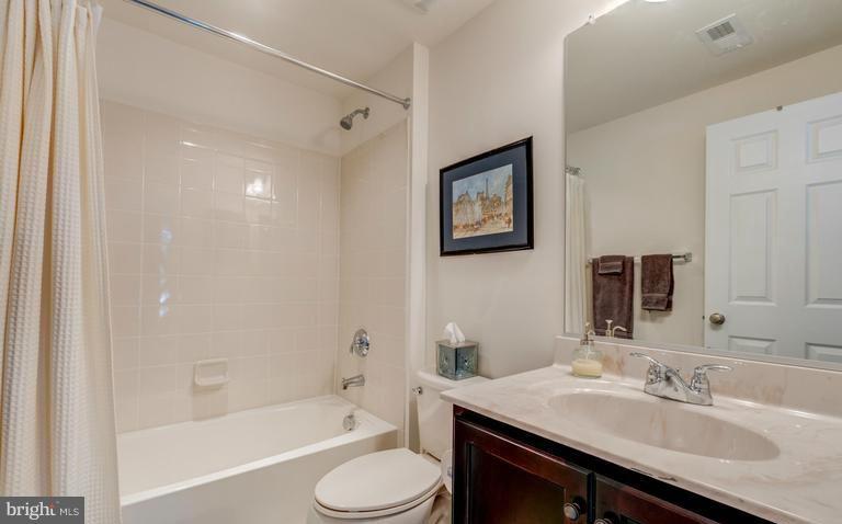22613 CAMBRIDGEPORT SQ