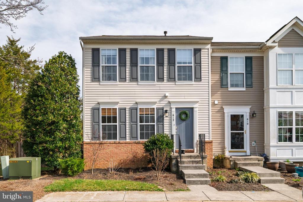 612 FRONTIER FORT LANE