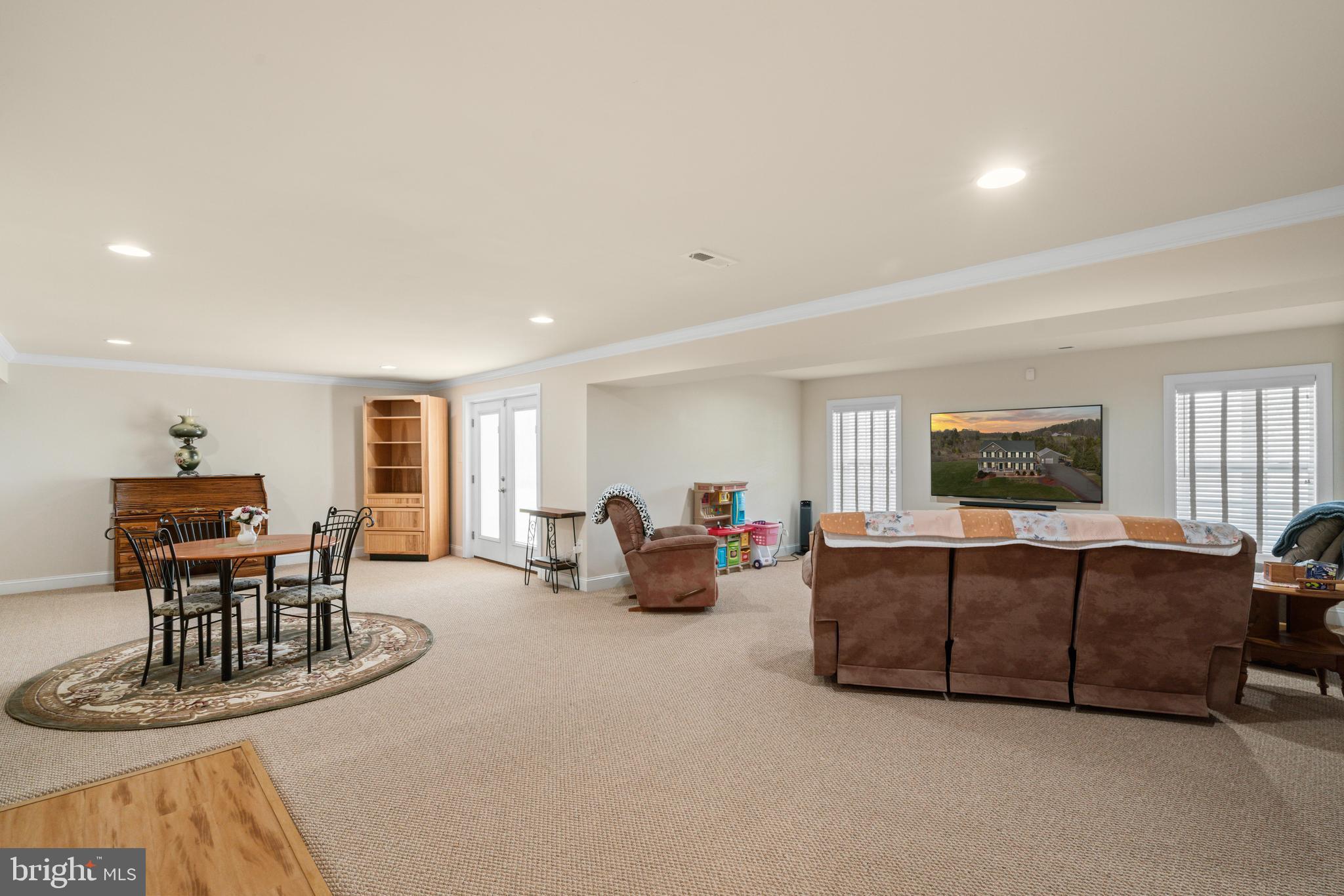 37 Chriswood Ln