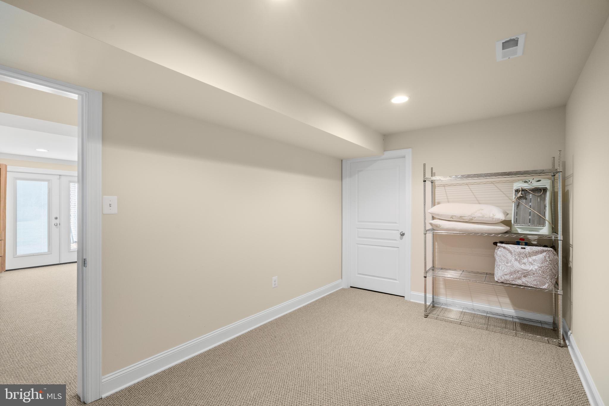 37 Chriswood Ln