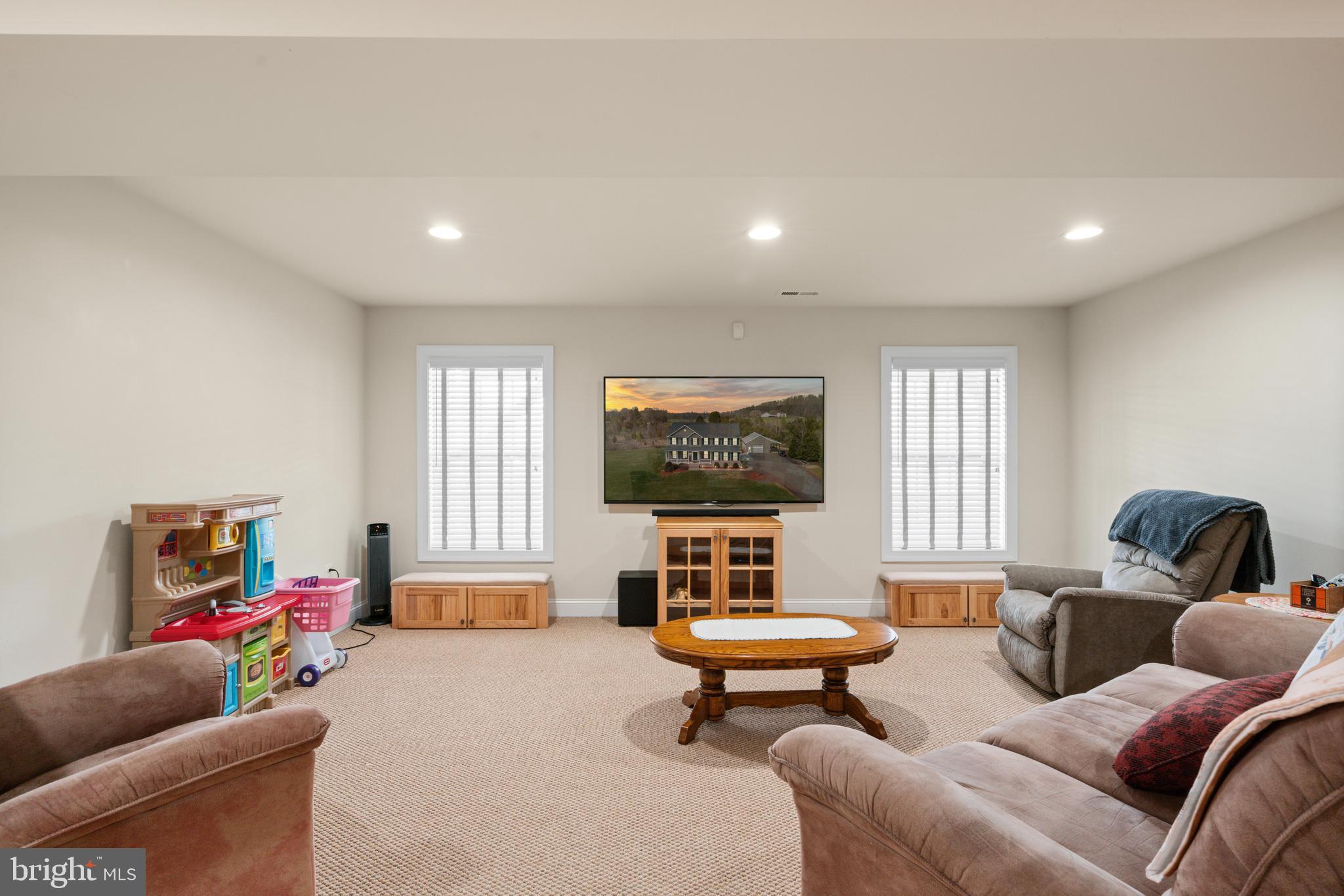 37 Chriswood Ln