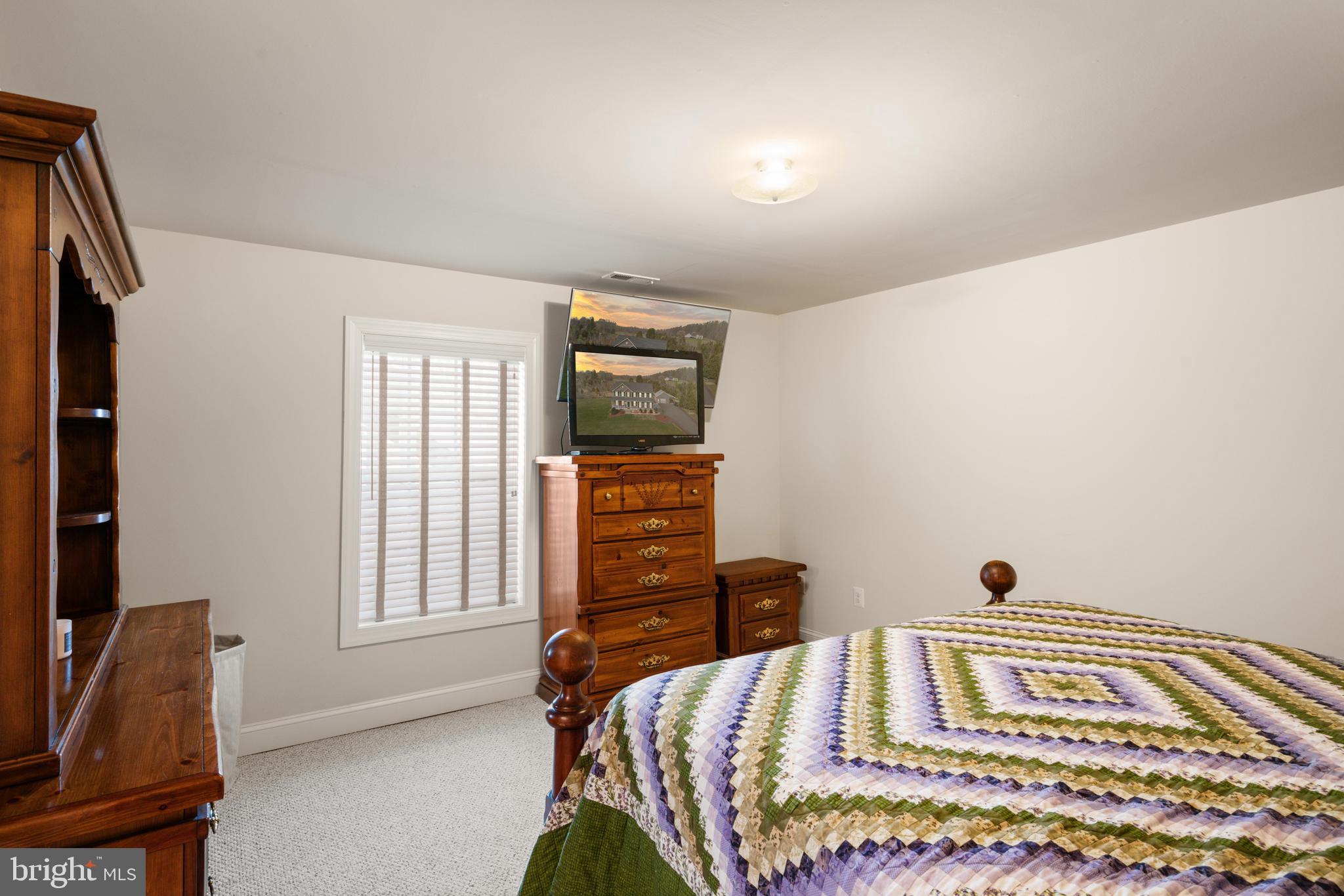 37 Chriswood Ln