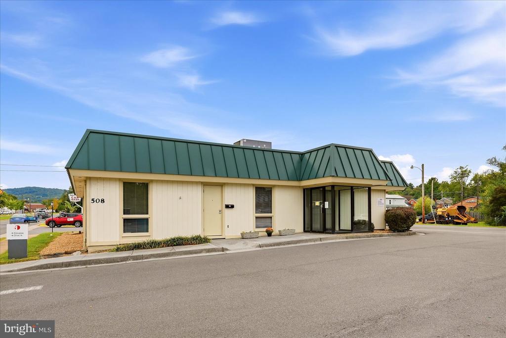 508 N COMMERCE AVENUE