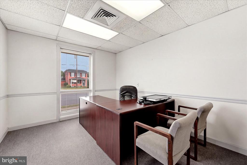 508 N COMMERCE AVENUE