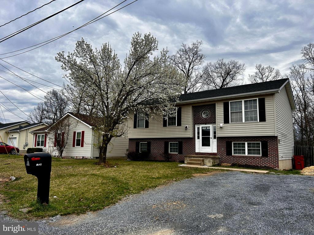 257 IDYLLWOOD DRIVE
