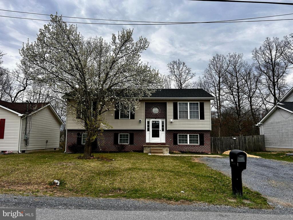 257 IDYLLWOOD DRIVE