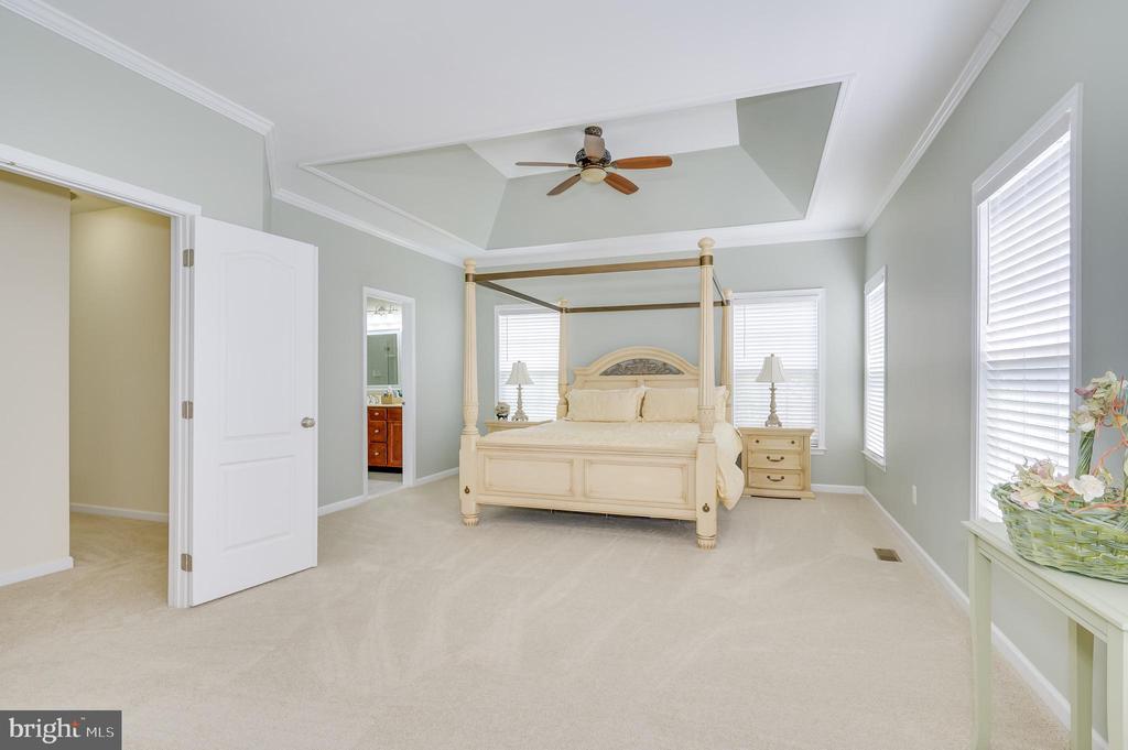 201 STRATHMORE WAY E