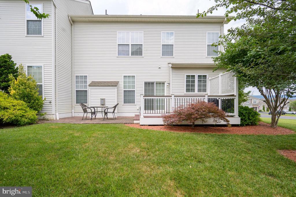 201 STRATHMORE WAY E