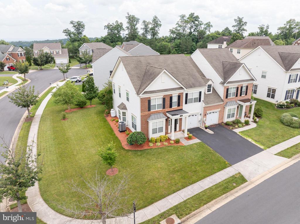 201 STRATHMORE WAY E