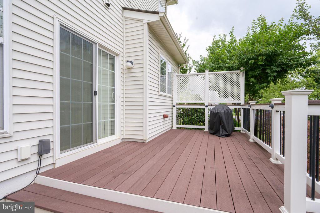 201 STRATHMORE WAY E
