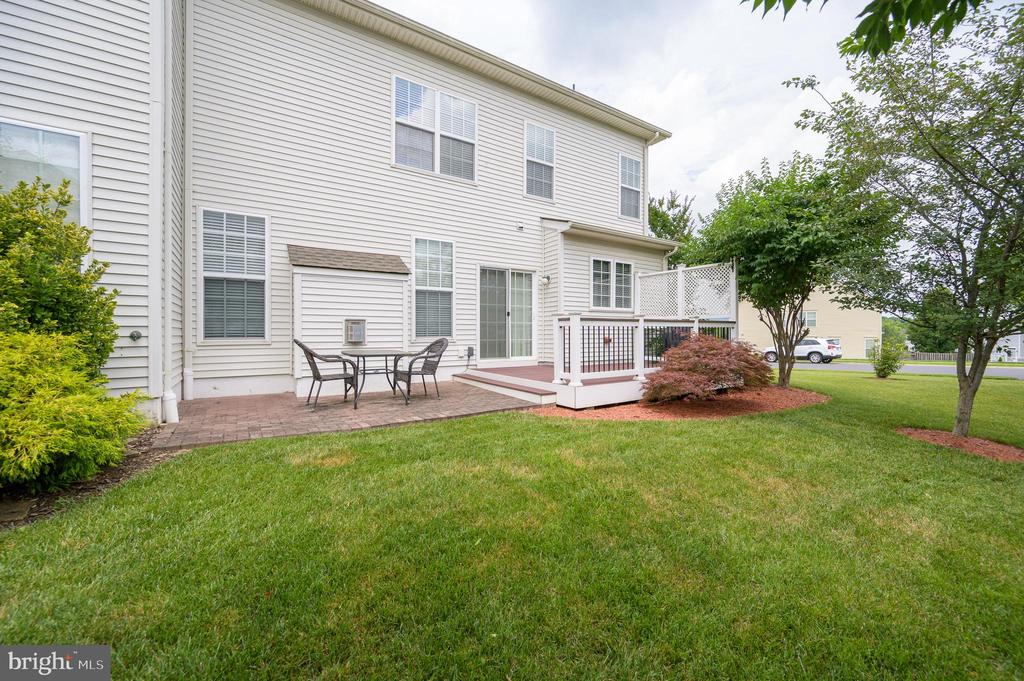 201 STRATHMORE WAY E
