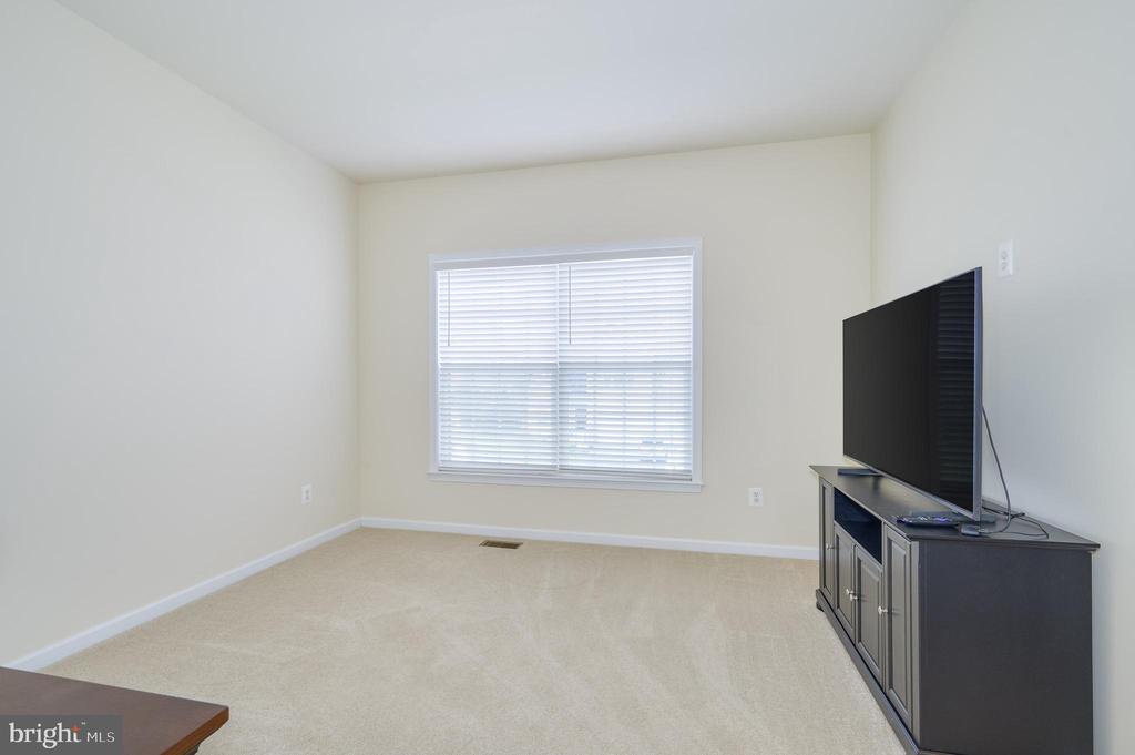201 STRATHMORE WAY E