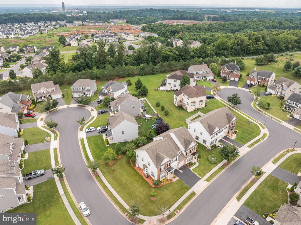 201 STRATHMORE WAY E