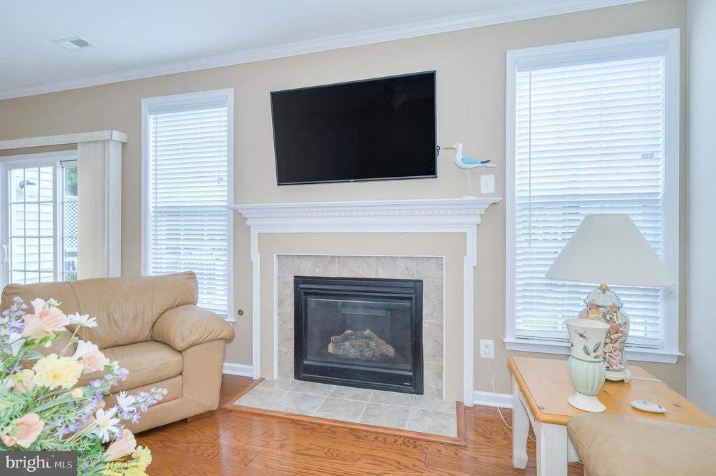 201 STRATHMORE WAY E