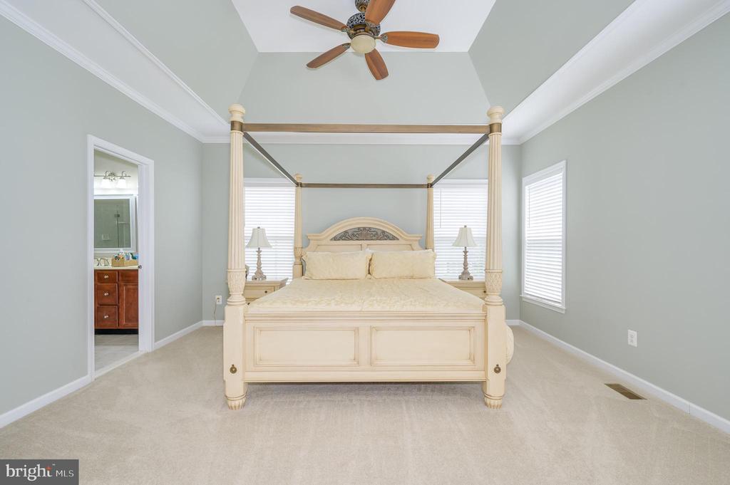 201 STRATHMORE WAY E