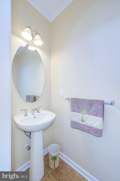 201 STRATHMORE WAY E