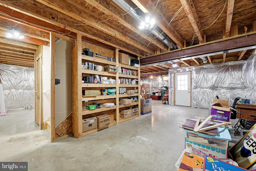 32 LILBURN DRIVE