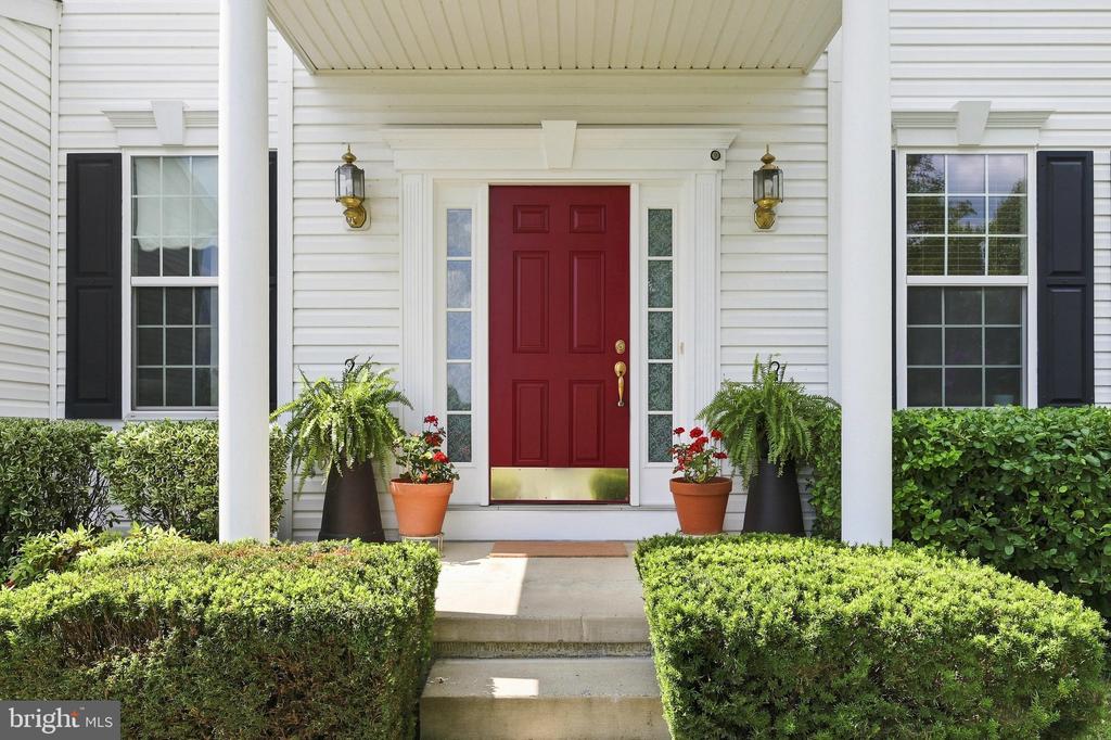 32 LILBURN DRIVE