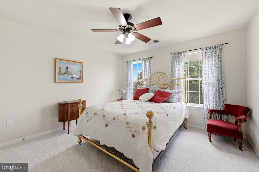 32 LILBURN DRIVE