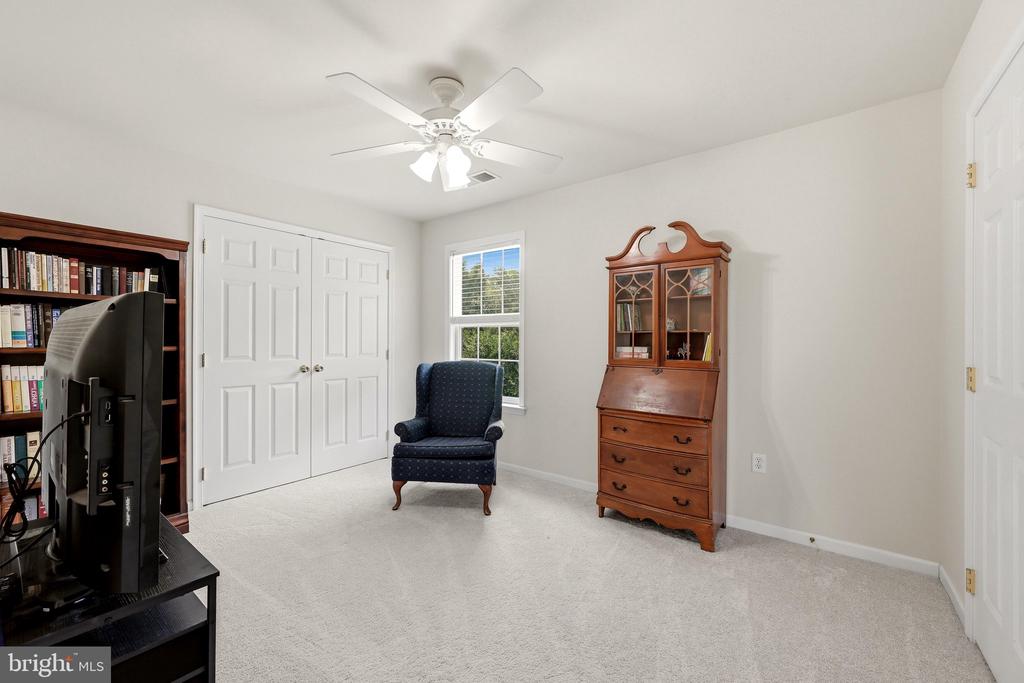 32 LILBURN DRIVE