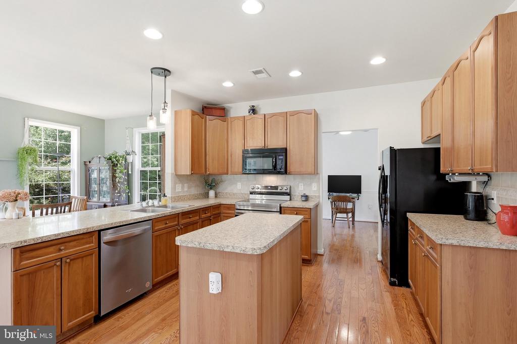 32 LILBURN DRIVE
