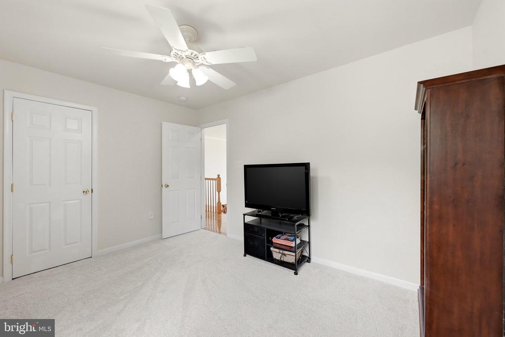 32 LILBURN DRIVE