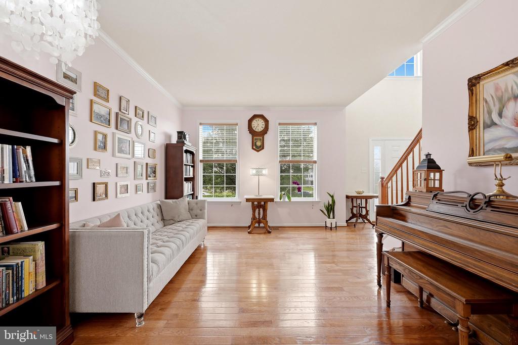 32 LILBURN DRIVE