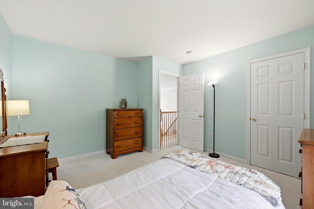 32 LILBURN DRIVE